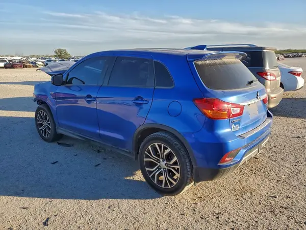 JA4AP4AU9KU005504 2019 MITSUBISHI OUTLANDER - Image 2