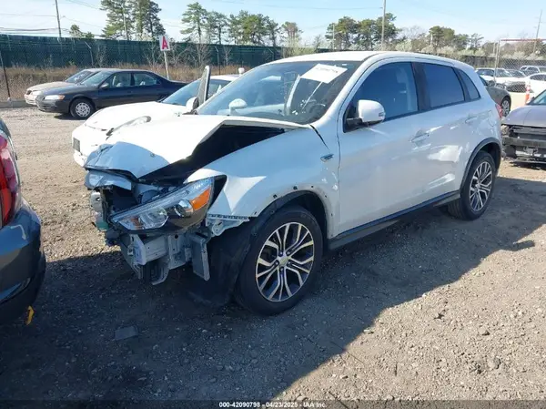 JA4AP4AU9KU023341 2019 MITSUBISHI OUTLANDER - Image 2