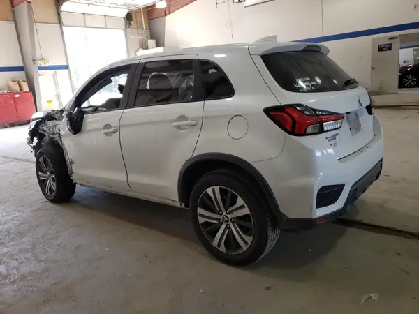 JA4AP4AU9LU004869 2020 MITSUBISHI OUTLANDER - Image 2