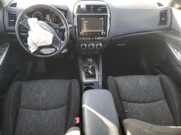 JA4AP4AU9LU015158 2020 MITSUBISHI OUTLANDER - Image 8