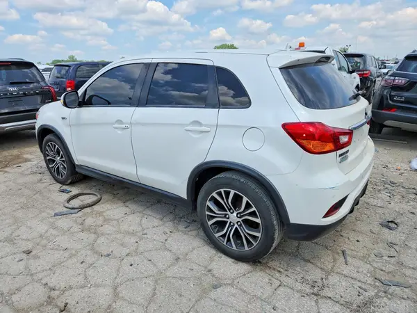 JA4AP4AUXKU002613 2019 MITSUBISHI OUTLANDER - Image 2