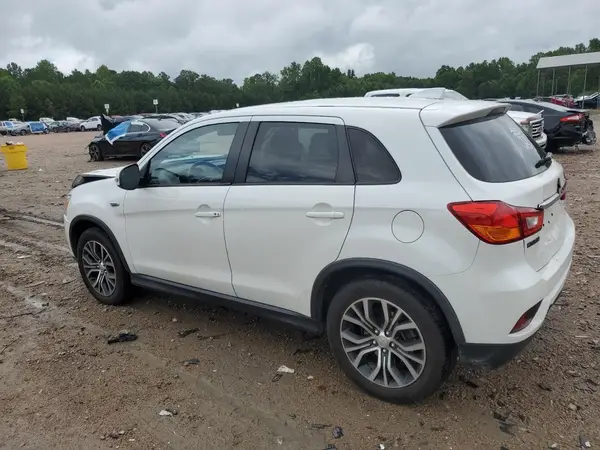 JA4AP4AUXKU004152 2019 MITSUBISHI OUTLANDER - Image 2