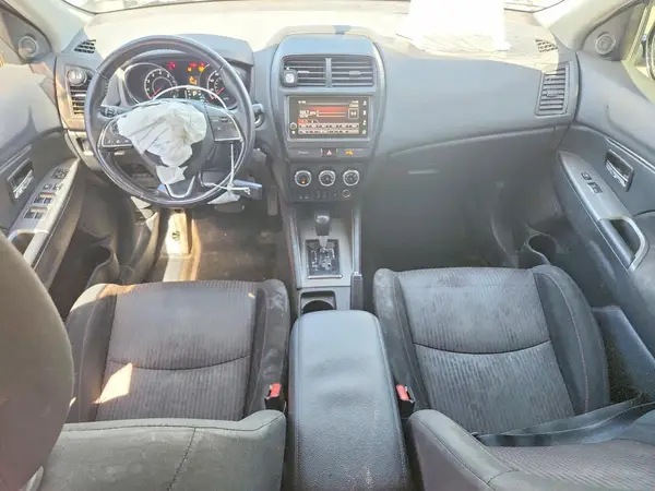 JA4AP4AUXKU005771 2019 MITSUBISHI OUTLANDER - Image 8