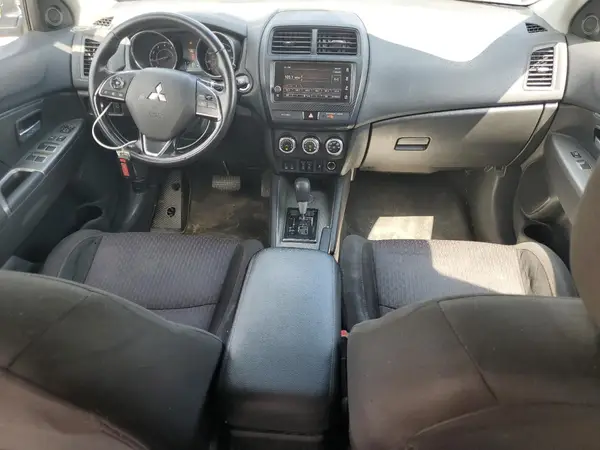 JA4AP4AUXKU014017 2019 MITSUBISHI OUTLANDER - Image 8