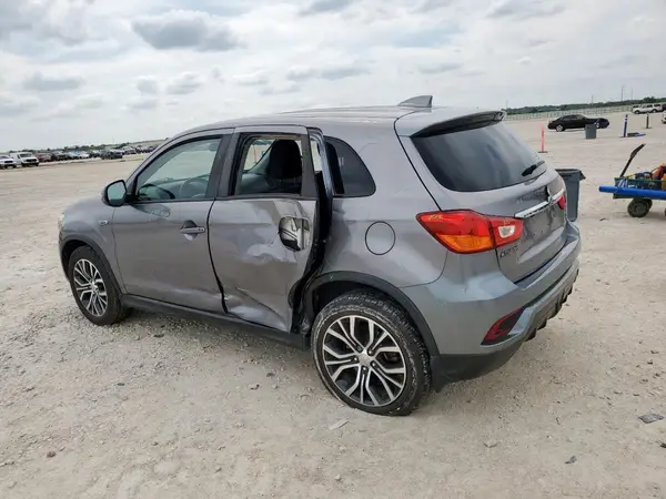JA4AP4AUXKU015233 2019 MITSUBISHI OUTLANDER - Image 2