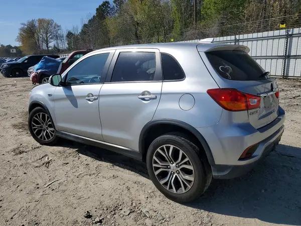 JA4AP4AUXKU017368 2019 MITSUBISHI OUTLANDER - Image 2