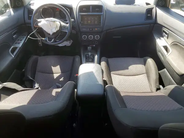 JA4AP4AUXKU017368 2019 MITSUBISHI OUTLANDER - Image 8