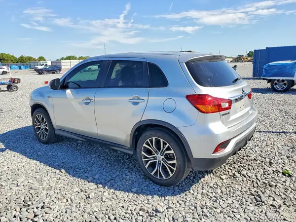 JA4AP4AUXKU023977 2019 MITSUBISHI OUTLANDER - Image 2