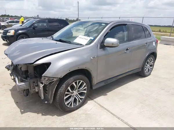 JA4AP4AUXKU024708 2019 MITSUBISHI OUTLANDER - Image 2