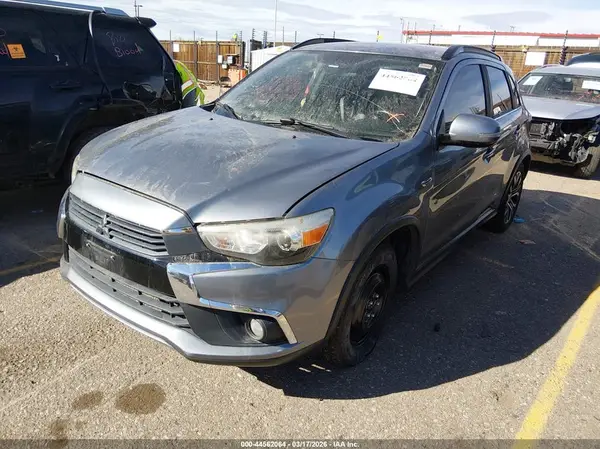 JA4AP4AW0HZ018364 2017 MITSUBISHI OUTLANDER - Image 2