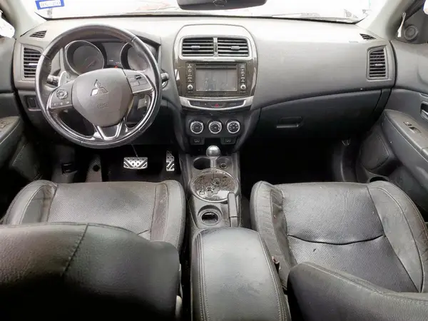 JA4AP4AW0HZ048612 2017 MITSUBISHI OUTLANDER - Image 8