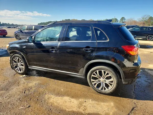 JA4AP4AW0JU001535 2018 MITSUBISHI OUTLANDER - Image 2