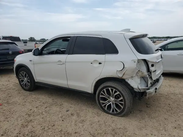 JA4AP4AW0JU018920 2018 MITSUBISHI OUTLANDER - Image 2