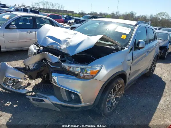 JA4AP4AW0KU004033 2019 MITSUBISHI OUTLANDER - Image 2