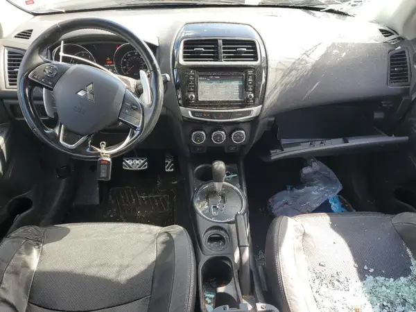 JA4AP4AW2HZ048014 2017 MITSUBISHI OUTLANDER - Image 8