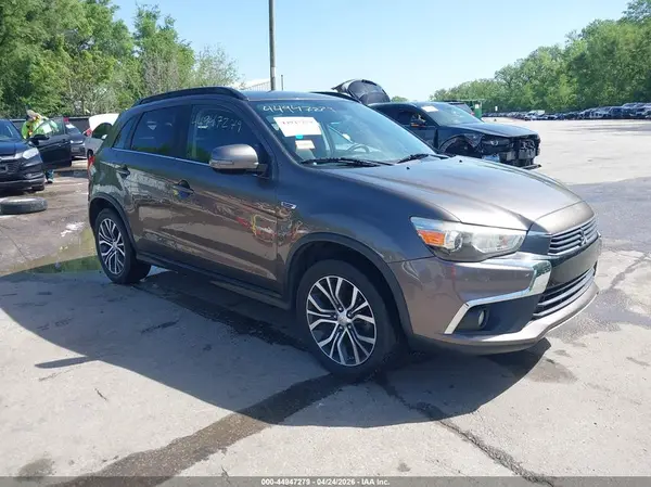 JA4AP4AW2HZ048045 2017 MITSUBISHI OUTLANDER - Image 1