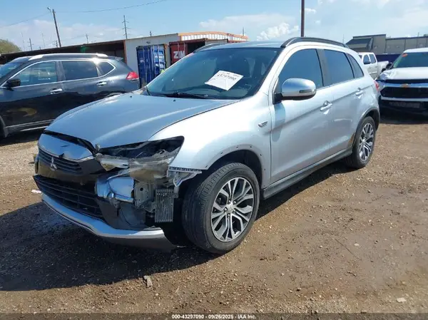 JA4AP4AW2HZ056274 2017 MITSUBISHI OUTLANDER - Image 2