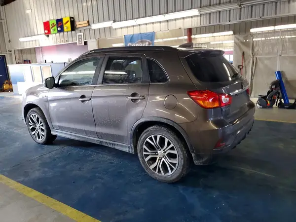 JA4AP4AW2JU006414 2018 MITSUBISHI OUTLANDER - Image 2