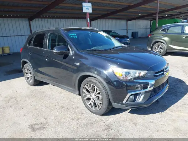 JA4AP4AW2JZ008117 2018 MITSUBISHI OUTLANDER - Image 1