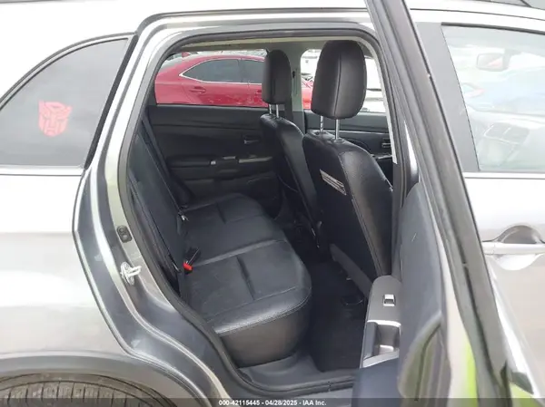 JA4AP4AW2JZ028898 2018 MITSUBISHI OUTLANDER - Image 8
