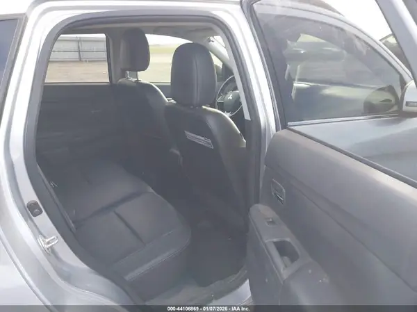 JA4AP4AW3GZ027297 2016 MITSUBISHI OUTLANDER - Image 8