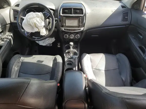 JA4AP4AW3HZ045266 2017 MITSUBISHI OUTLANDER - Image 8