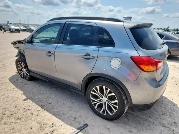 JA4AP4AW3HZ047633 2017 MITSUBISHI OUTLANDER - Image 2