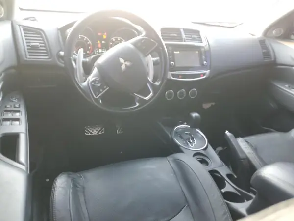 JA4AP4AW3HZ061936 2017 MITSUBISHI OUTLANDER - Image 8