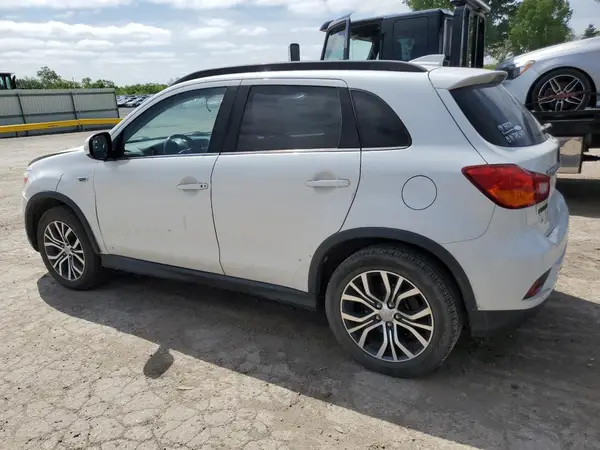 JA4AP4AW3JU009421 2018 MITSUBISHI OUTLANDER - Image 2