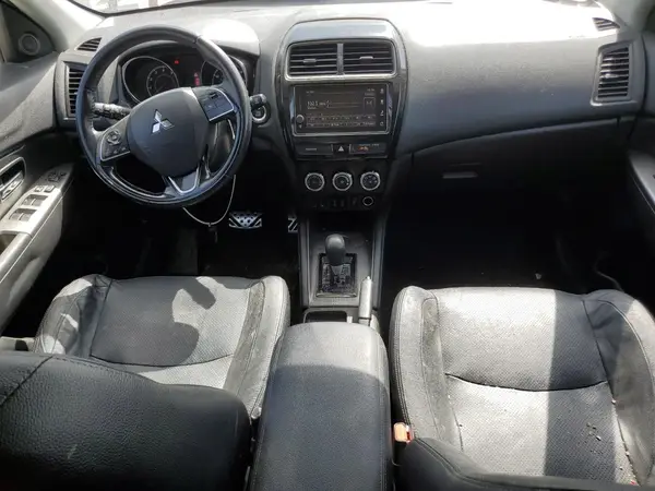 JA4AP4AW3JU009421 2018 MITSUBISHI OUTLANDER - Image 8