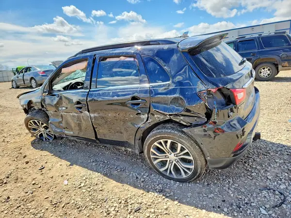 JA4AP4AW3JU024663 2018 MITSUBISHI OUTLANDER - Image 2