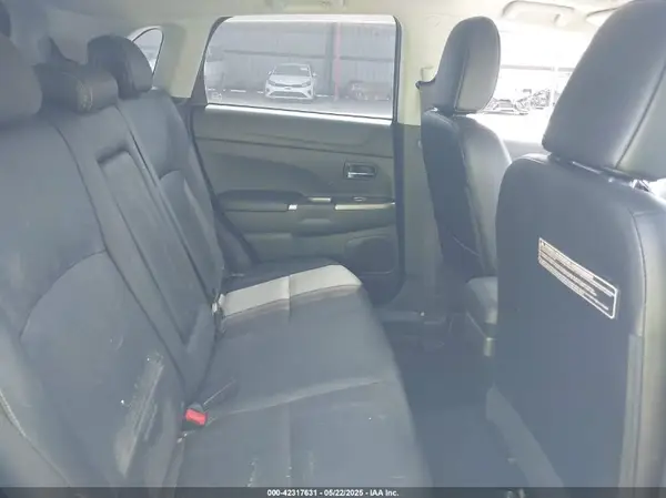 JA4AP4AW3JZ002388 2018 MITSUBISHI OUTLANDER - Image 8