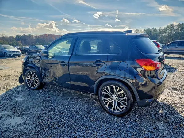 JA4AP4AW4HZ017427 2017 MITSUBISHI OUTLANDER - Image 2