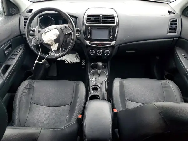 JA4AP4AW4HZ020036 2017 MITSUBISHI OUTLANDER - Image 8