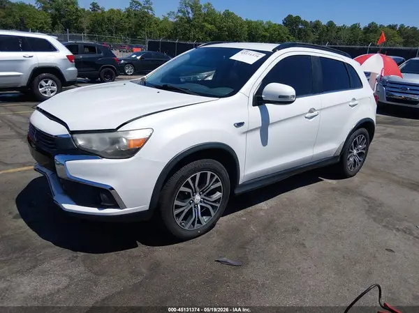 JA4AP4AW4HZ040240 2017 MITSUBISHI OUTLANDER - Image 2