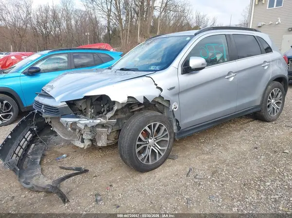 JA4AP4AW4HZ064036 2017 MITSUBISHI OUTLANDER - Image 2