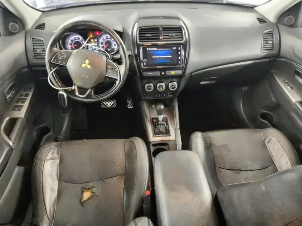 JA4AP4AW4JU002378 2018 MITSUBISHI OUTLANDER - Image 8