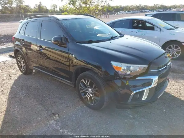 JA4AP4AW4JU017415 2018 MITSUBISHI OUTLANDER