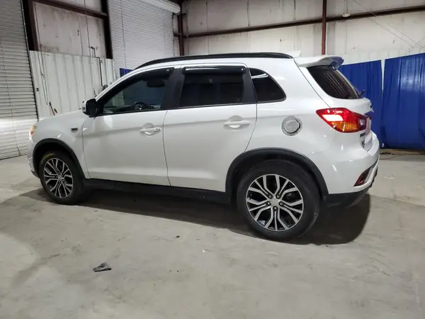 JA4AP4AW4KU026391 2019 MITSUBISHI OUTLANDER - Image 2