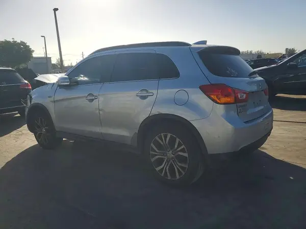 JA4AP4AW5HZ017436 2017 MITSUBISHI OUTLANDER - Image 2