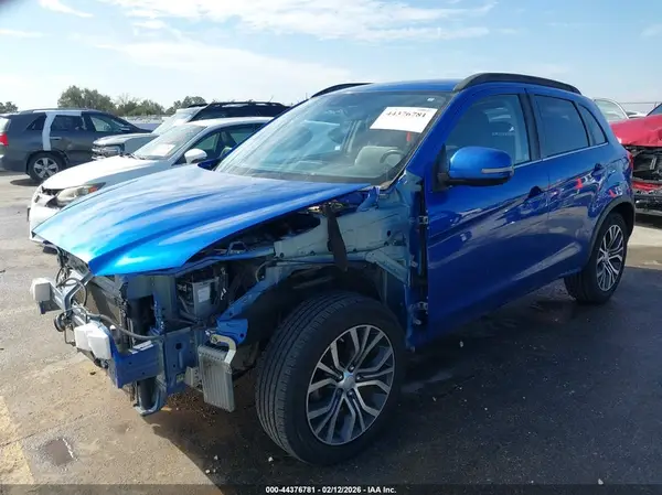 JA4AP4AW5HZ018439 2017 MITSUBISHI OUTLANDER - Image 2
