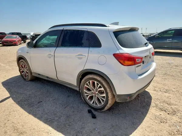 JA4AP4AW5HZ025763 2017 MITSUBISHI OUTLANDER - Image 2