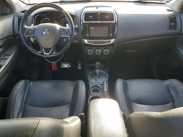 JA4AP4AW5HZ061226 2017 MITSUBISHI OUTLANDER - Image 8