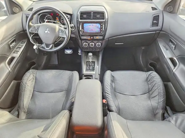 JA4AP4AW5JU017052 2018 MITSUBISHI OUTLANDER - Image 8