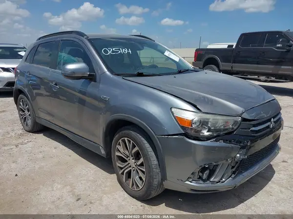 JA4AP4AW5JU025104 2018 MITSUBISHI OUTLANDER - Image 1