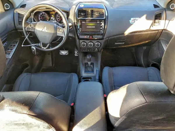 JA4AP4AW5JZ008306 2018 MITSUBISHI OUTLANDER - Image 8