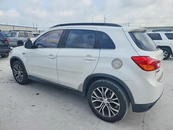 JA4AP4AW6HZ019647 2017 MITSUBISHI OUTLANDER - Image 2