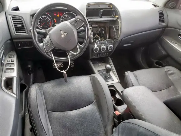 JA4AP4AW6JZ036888 2018 MITSUBISHI OUTLANDER - Image 8