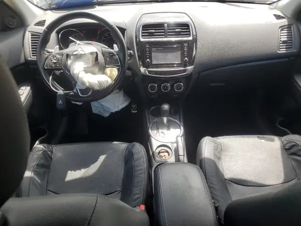 JA4AP4AW7HZ018412 2017 MITSUBISHI OUTLANDER - Image 8