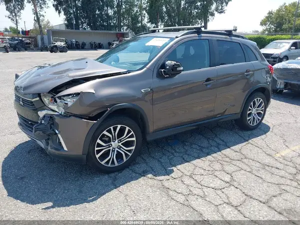 JA4AP4AW7HZ019043 2017 MITSUBISHI OUTLANDER - Image 2